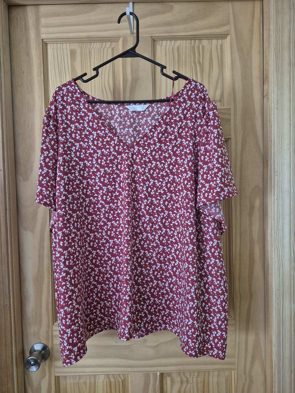 LC Lauren Conrad Red Floral Short Sleeve Blouse